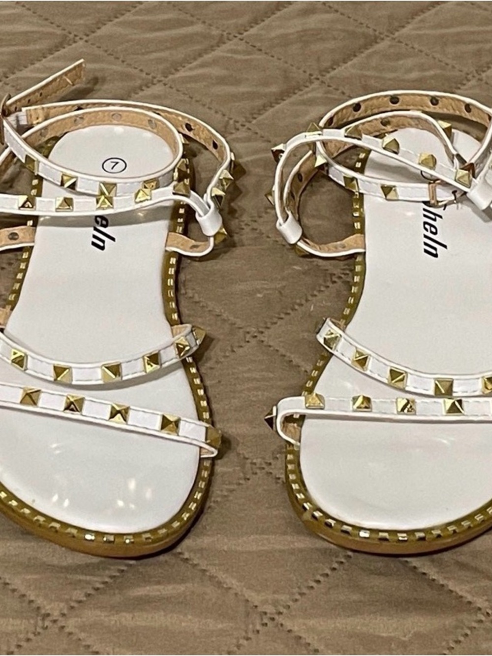 sheln white and gold studded ankle strapy sandals size 7 women’s